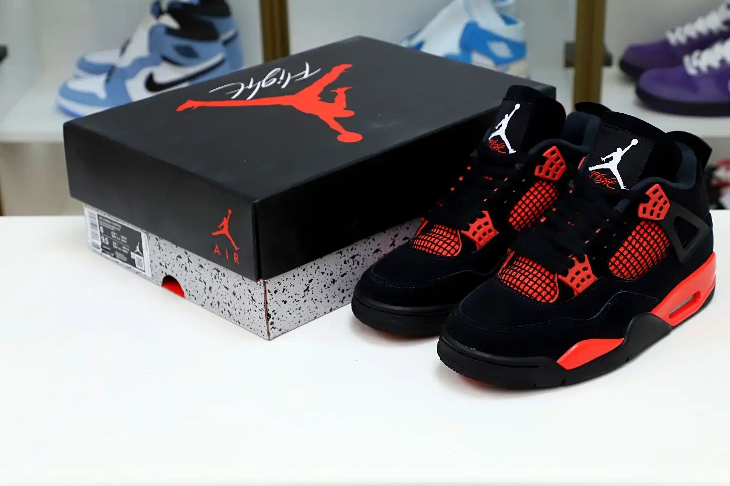 4 'RED AIR Kimikick RETRO JORDAN THUNDER' 0512